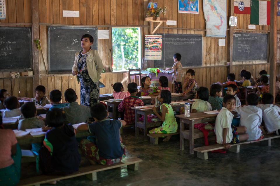 Unidentified-children-study-at-Pan-Paung-Village-school_Shutterstock